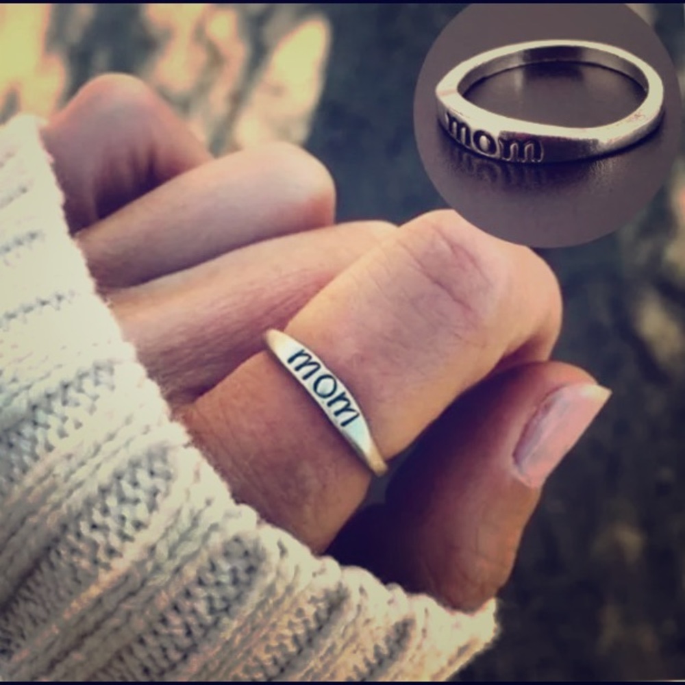 Adorable Mom Ring 🌹